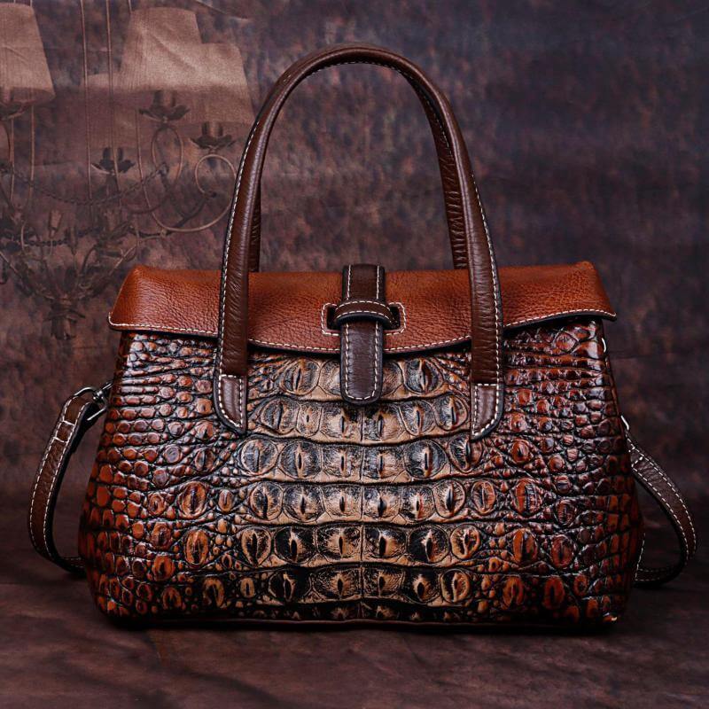 One shoulder messenger real leather pillow bag with crocodile pattern in medium size, trendy and functional for everyday use