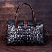 One Shoulder Messenger real leather bag with trendy crocodile pattern and cowhide leather in classy black.