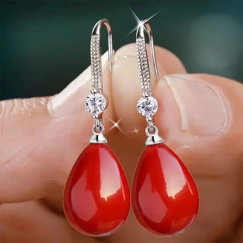 Boucles d'oreilles en imitation de perles en forme de goutte d'eau pour femmes, élégantes et à la mode, bijoux de mariage ovales ronds rouges et blancs, cadeaux d'anniversaire, 2024