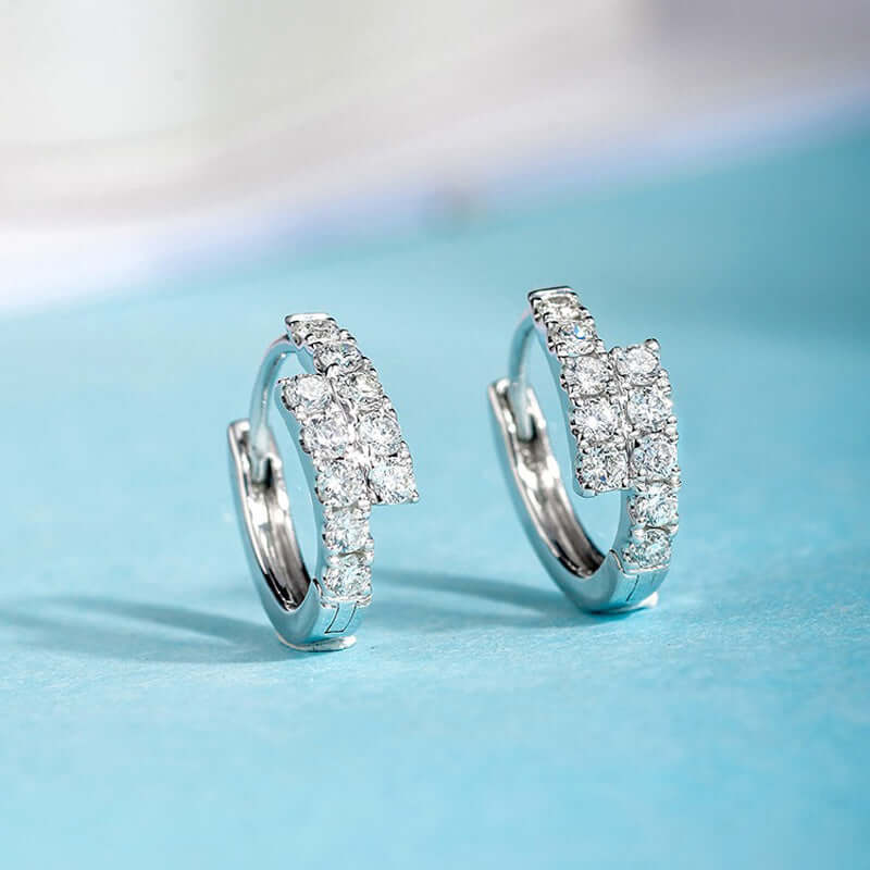 Petites boucles d'oreilles à clip en diamant pour femme, bijoux de luxe légers pour les déplacements en voiture, cadeau de Noël, bijoux de mariage